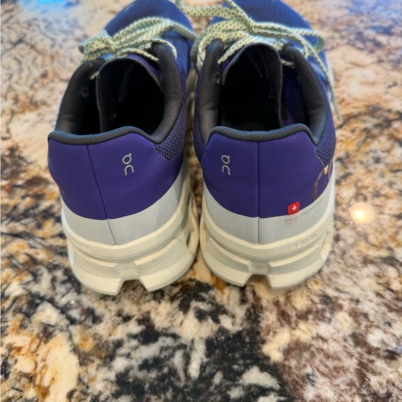 On Running Cloudmonsters in men’s size 9. - Picture 4 of 9